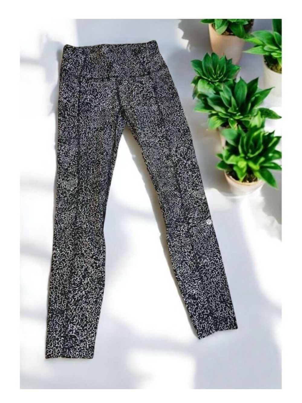 Lululemon Size 4 Fast & Free
